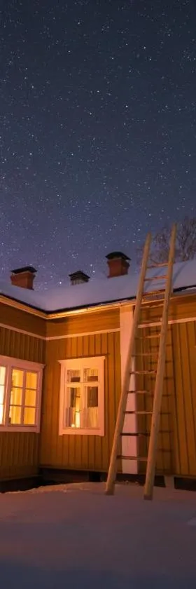 Unique loghouse and wood heated sauna in Ii，位于伊镇的酒店