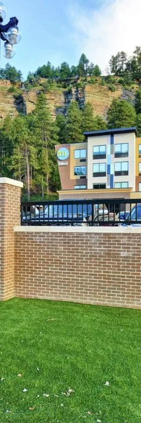 Tru By Hilton Deadwood，位于戴德伍德的酒店