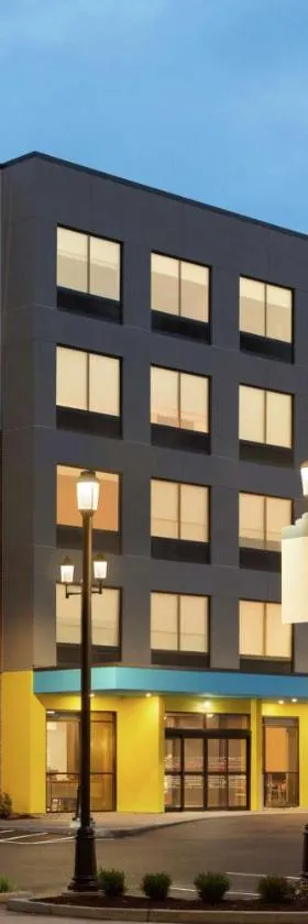 Tru by Hilton St. Charles St. Louis，位于圣查尔斯的酒店
