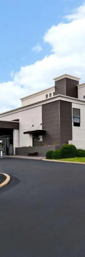 DoubleTree by Hilton St. Louis Airport, MO，位于伍德森特瑞斯的酒店