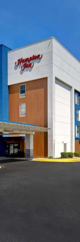 Hampton Inn Potomac Mills Woodbridge，位于伍德布里奇的酒店