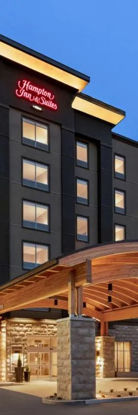 Hampton Inn & Suites Kelowna, British Columbia, Canada，位于基洛纳的酒店