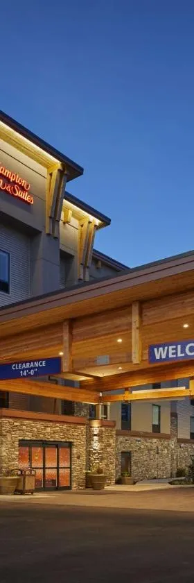Hampton Inn & Suites Roseburg，位于罗斯堡的酒店