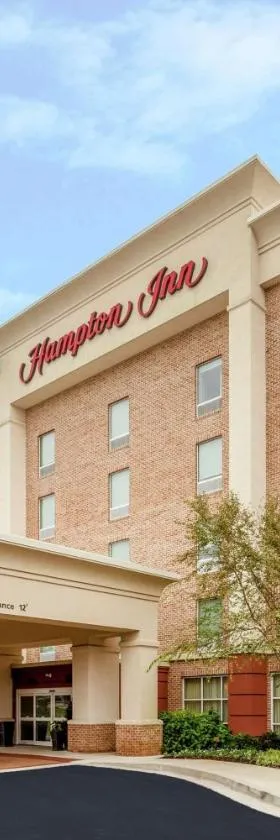 奥因斯米尔斯汉普顿旅馆，位于奥因斯米尔斯的酒店