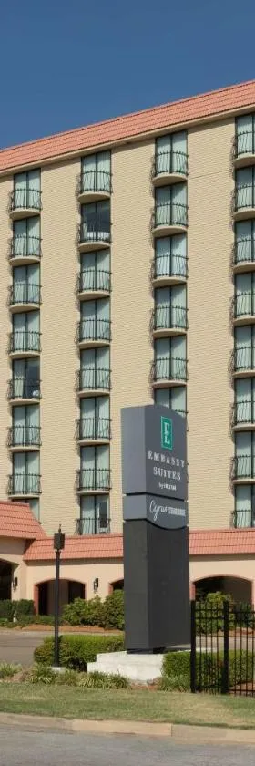 Embassy Suites by Hilton Tulsa I-44，位于塔尔萨的酒店