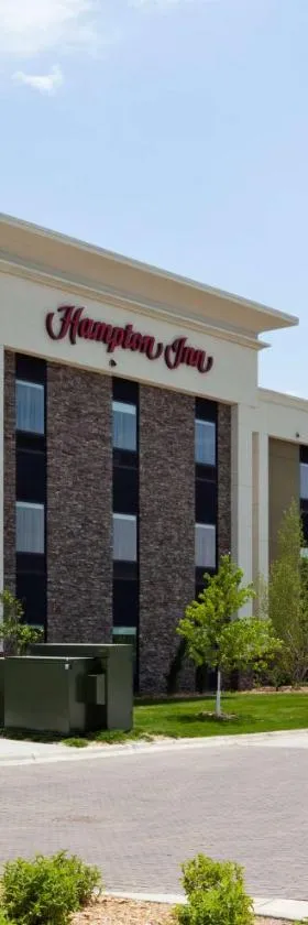 Hampton Inn Spicer Green Lake, MN，位于Spicer的酒店
