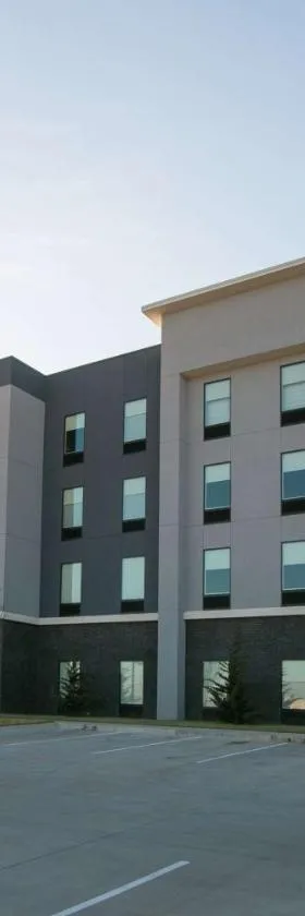 Hampton Inn & Suites Stroud，位于Stroud的酒店