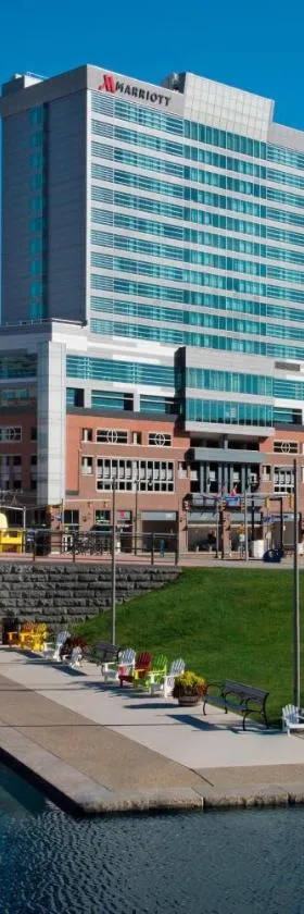 Buffalo Marriott at LECOM HARBORCENTER，位于布法罗的酒店