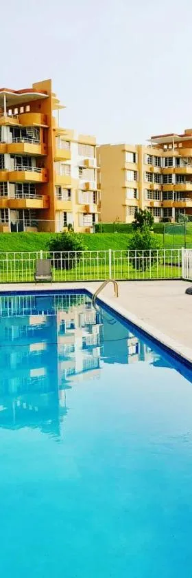 Pearl of the East in Ceiba with Ocean View and Private Rooftop，位于Santa Maria的酒店