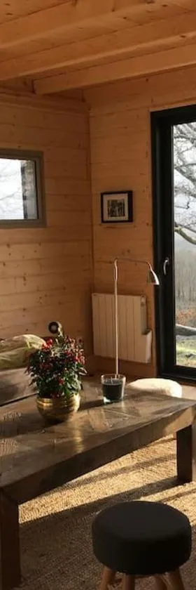 Maison de bois en pleine nature à 20 min de Beaune，位于Montceau-et-Écharnant的酒店