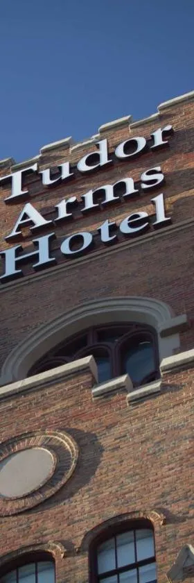 The Tudor Arms Hotel Cleveland - a DoubleTree by Hilton，位于克利夫兰的酒店