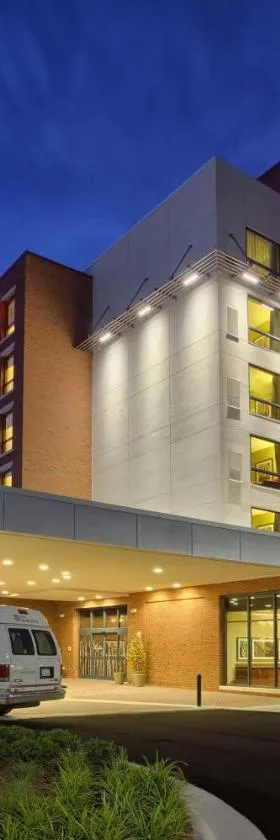 达勒姆大学医学中心希尔顿花园酒店，位于达拉姆的酒店