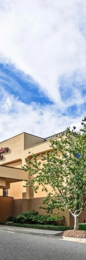 艾肯汉普顿酒店，位于艾肯的酒店
