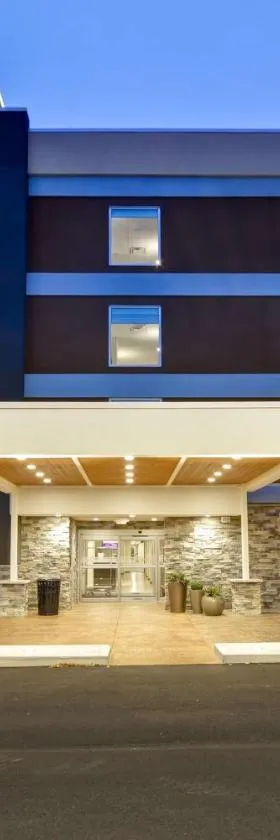 Home2 Suites By Hilton Maumee Toledo，位于莫米的酒店