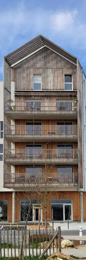 bel appartement avec terrasse，位于拉戈尔的酒店