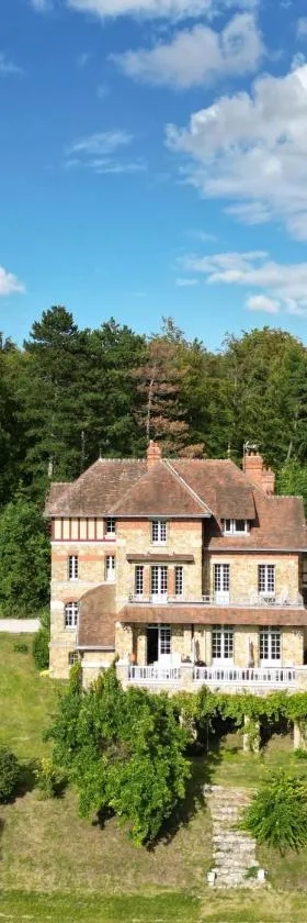 Le Manoir du Cerf，位于Gaillon-sur-Montcient的酒店