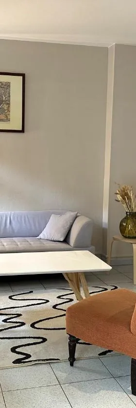 提姆布罗尼里弗塞纳酒店，位于布洛涅-比扬古的酒店