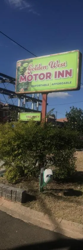 金西汽车旅馆，位于Miles的酒店