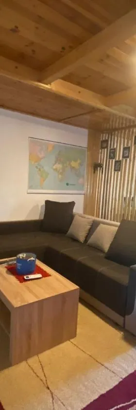 Cute lodge in Zeta，位于Mahala的酒店