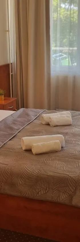 Sport Hotel，位于塔塔班亚的酒店