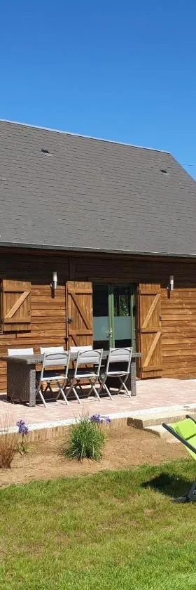 LE CHALET，位于Saint-Pierre-dʼArthéglise的酒店