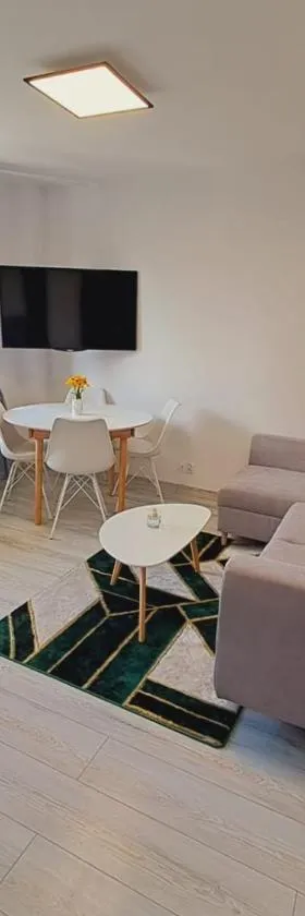 Limanowa Sunriser Apartment，位于利马诺瓦的酒店