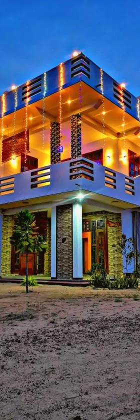 SARAH Beach Resort，位于Addalachenai的酒店