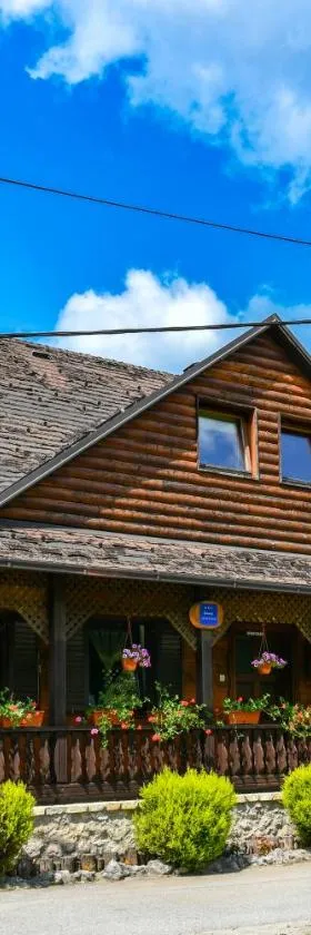 Guest House Martin，位于Korana的酒店