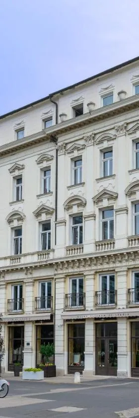 Danubius Hotel Raba，位于杰尔的酒店