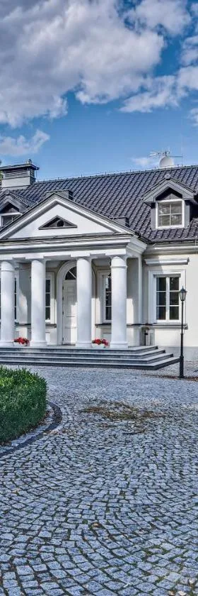 Hotel&SPA Dwór Droblin，位于Leśna Podlaska的酒店