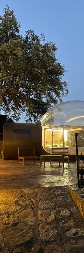 SUITE 19 BUBBLE BY CORTIJO COLOMO，位于Almedinilla的酒店