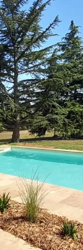 Gite LOT'ivier Piscine Nature Lot，位于Montayral的酒店
