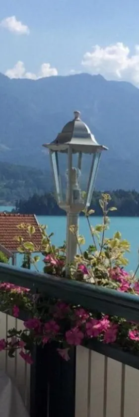 Villa Desiree - Hotel Garni - Adults Only，位于法克湖畔埃格的酒店
