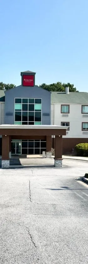 Ramada by Wyndham Lithia Springs Atlanta，位于利西亚斯普林斯的酒店