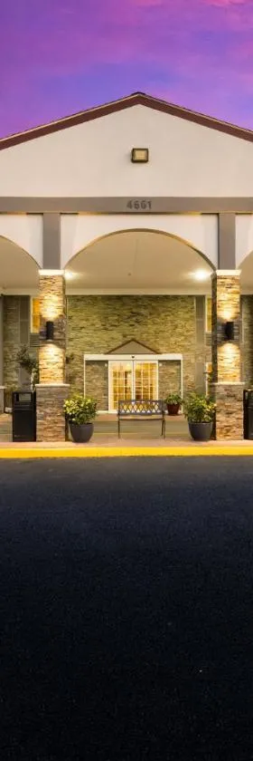 Red Roof Inn Dahlgren - Naval Base，位于Dahlgren的酒店