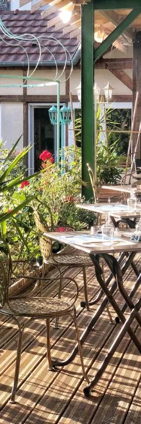 Logis Hôtel & Restaurant - Le Floride，位于Hellimer的酒店