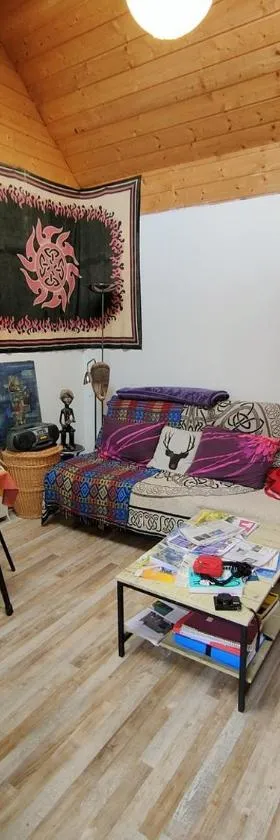 Maisonnette avec cour，位于Ploubezre的酒店