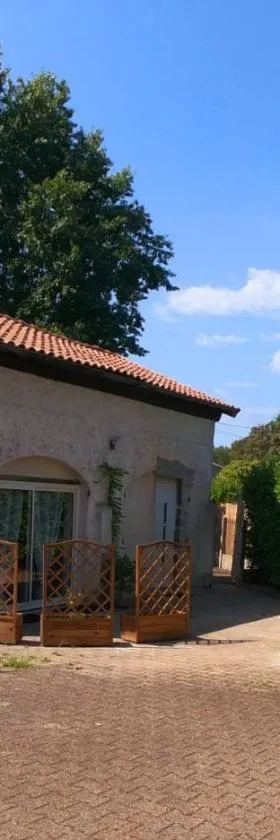 Maisonnette aux portes du Médoc，位于布朗屈埃福尔的酒店