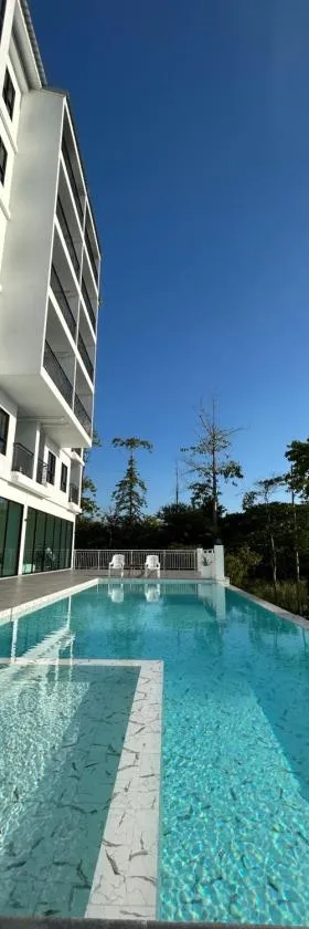 GEEN Hotel Chonburi，位于春武里的酒店