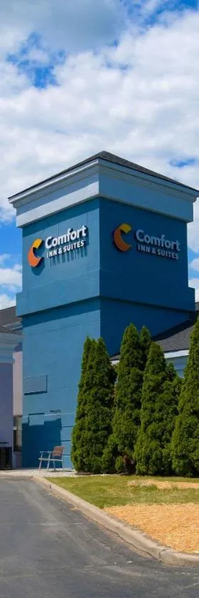 Comfort Inn & Suites NW Milwaukee，位于Germantown的酒店