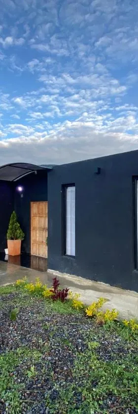 Casa ovejas negras - Tranquilidad en el campo, cerca al PARQUE ECOTURISTUCO PIEDRA COLGADA，位于Susa的酒店