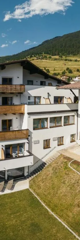 Hotel Edelweiss Superior，位于瑙德斯的酒店