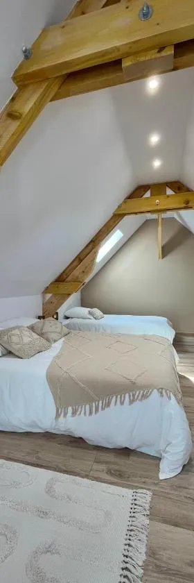 Maison，位于Enquin-sur-Baillons的酒店