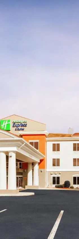 因弗内斯快捷假日酒店及套房，位于Lecanto的酒店