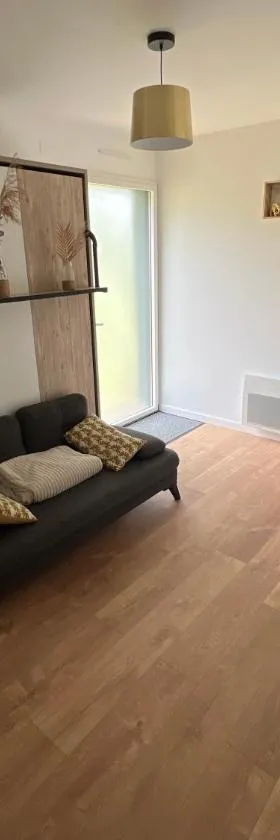Chambre privée avec SDB et WC，位于Mozé-sur-Louet的酒店