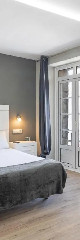 Hotel Alda Puerta Del Sol，位于维戈的酒店