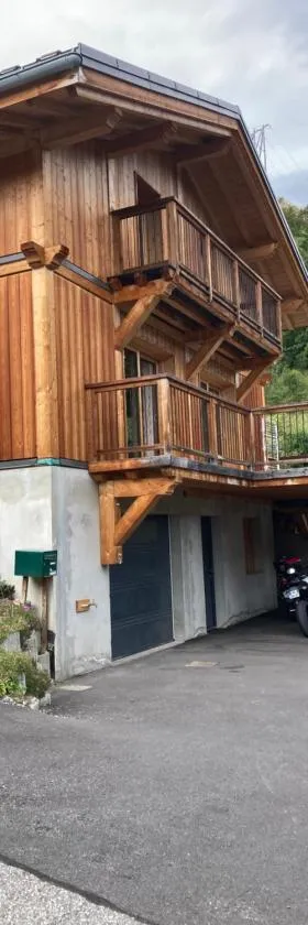 Un studio dans notre chalet，位于La Plagne Tarentaise的酒店
