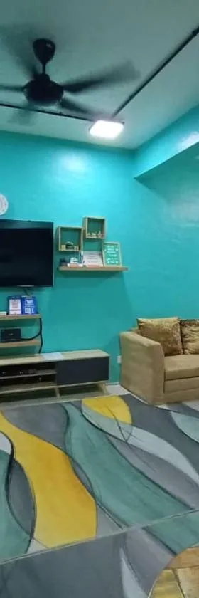 The Handz House II with WIFI - For family or same gender only，位于甲抛峇底的酒店