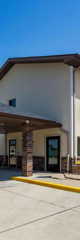 Quality Inn Galesburg near US Highway 34 and I-74，位于盖尔斯堡的酒店