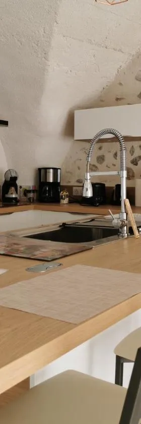 Appartement à la campagne，位于Claret的酒店